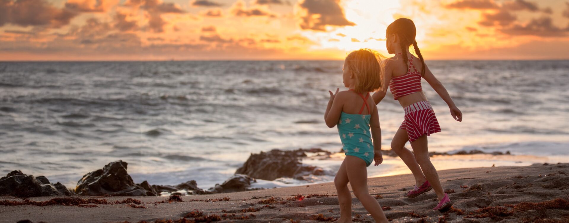 chidren-on-beach