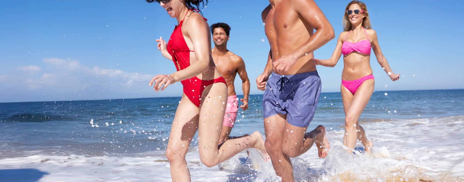 runners-on-beach